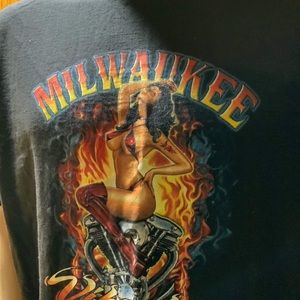 Milwaukee Vibrations tee shirt